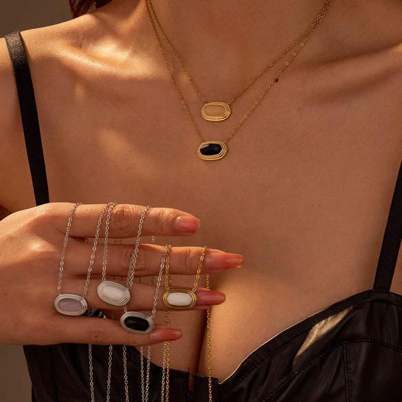Wholesale Geometric Black Agate Inlaid Stainless Steel Necklace Pendant With 18K Gold Plated Chain For Women