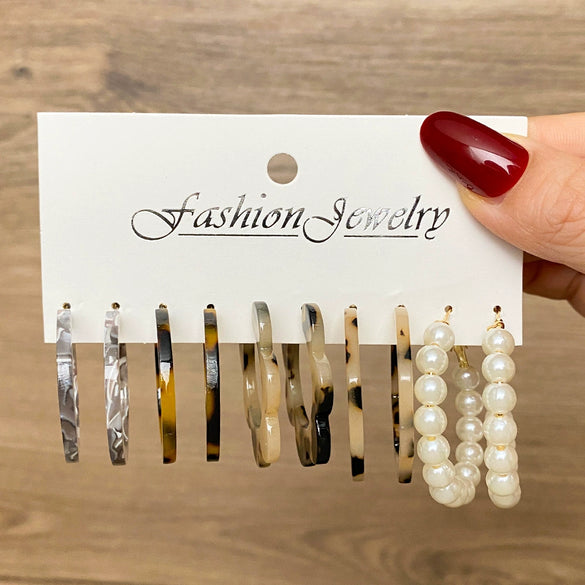 Wholesale Geometric Circle Earrings With Creative Butterfly Love Pendant Crystal Alloy Resin Acrylic Micro Inlay