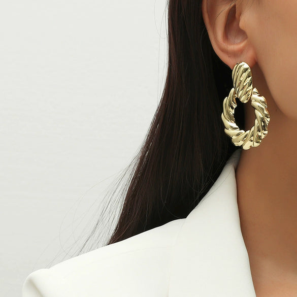 Wholesale Geometric Circle Retro Simple Versatile Exaggerated Metal Alloy Electroplated Earrings