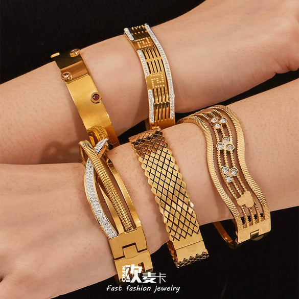 Wholesale Geometric Diamondencrusted 18K Gold Plated Stainless Steel Bracelet Jewelry Accessories