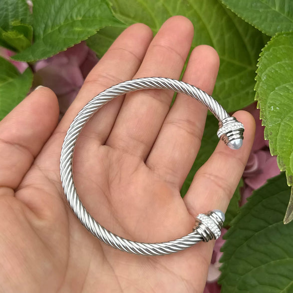 Wholesale Geometric Electroplated Stainless Steel Light Luxury Style Bracelet Jewelry For Girls