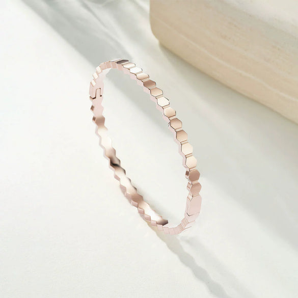 Wholesale Geometric Electroplated Titanium Steel Honeycomb Bracelet