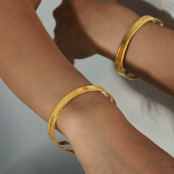 Wholesale Geometric Exaggeration Style Cshaped Titanium Steel 18K Gold Plated Open Bracelet For Female