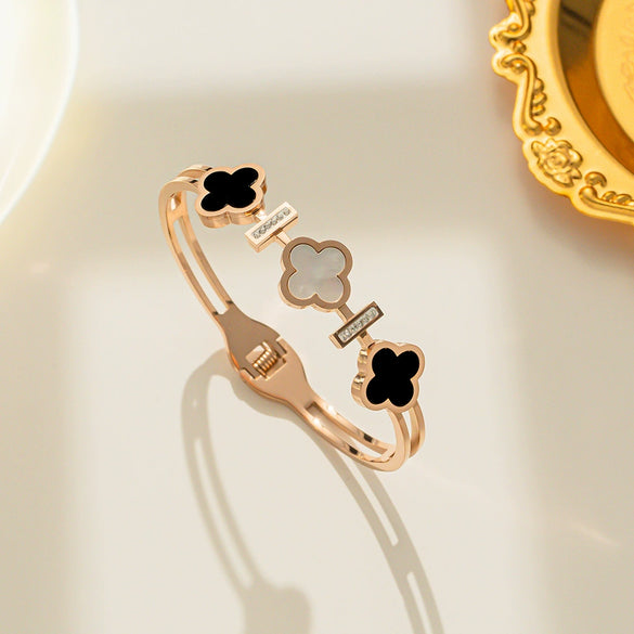 Wholesale Geometric Fourleaf Clover Titanium Steel Rose Gold Electroplated Women's Bracelet