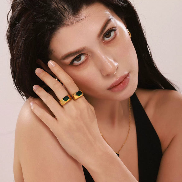 Wholesale Geometric Green Zircon Stainless Steel Electroplated Open Finger Ring For Unisex With Light Luxury Style