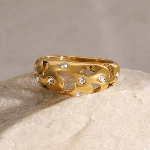 Wholesale Geometric Hollow Moon Star Crescent Ring Jewelry In Stainless Steel With 18K Gold Electroplating And White Diamond
