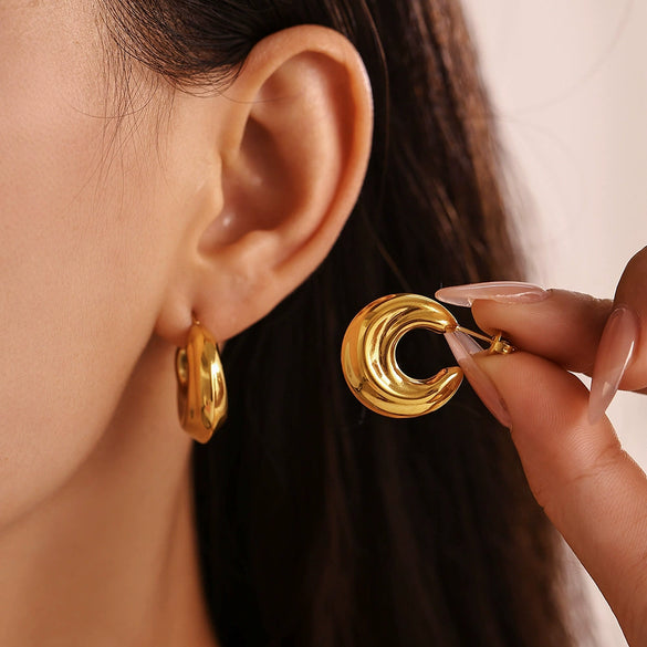 Wholesale Geometric Hollow Stainless Steel 18K Gold Plated Women's Earrings