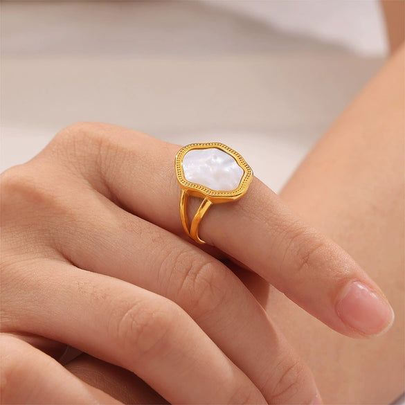 Wholesale Geometric Irregular White Seashells Ring Titanium Steel 18K Gold Plated Retro Creative Design For Women