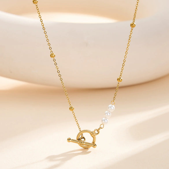 Wholesale Geometric Pearl Pendant Necklace In Stainless Steel With 18K Gold Electroplated Ot Clasp For Women