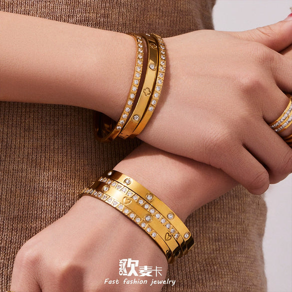 Wholesale Geometric Plain Ring Micro Inlaid Zircon Clasp Bracelet Stainless Steel 18K Gold Plated Jewelry Set