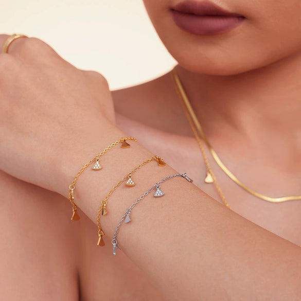 Wholesale Geometric Small Skirt Shaped Jewelry Set With Zircon Accessories In Titanium Steel And 18K Gold Plated Electroplating For Women Including Bracelet And Necklace