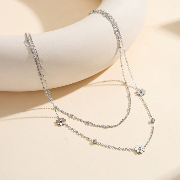 Wholesale Geometric Stainless Steel Electroplated 18K Gold Daisy Chrysanthemum Necklace For Women