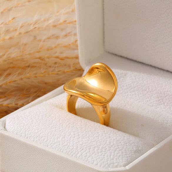 Wholesale Geometric Stainless Steel Electroplated 18K Gold Threedimensional Ring For Women