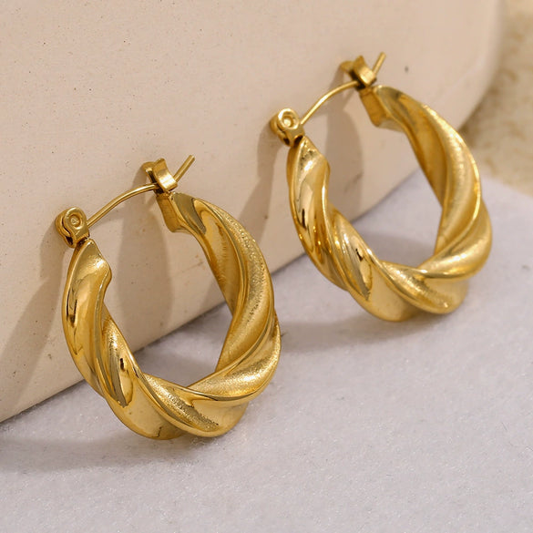 Wholesale Geometric Stainless Steel Electroplated 18K Gold Twisted Round Earrings For Women