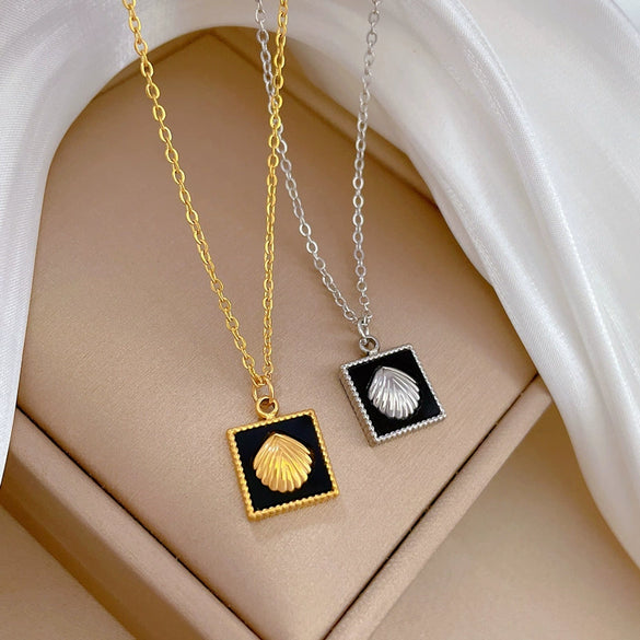 Wholesale Geometric Titanium Steel Electroplated Square Shell Necklace Unisex Fashion