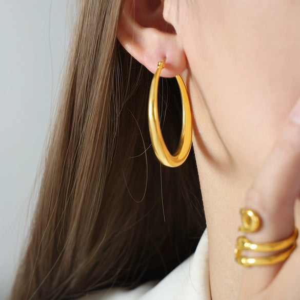 Wholesale Geometric Titanium Steel Hoop Earrings With Electroplating Retro And Light Luxury Design For Girls