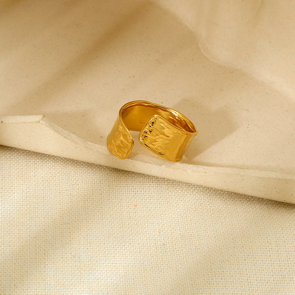 Wholesale Geometric Titanium Steel Polished Open Ring Plated With 18K Gold For Women