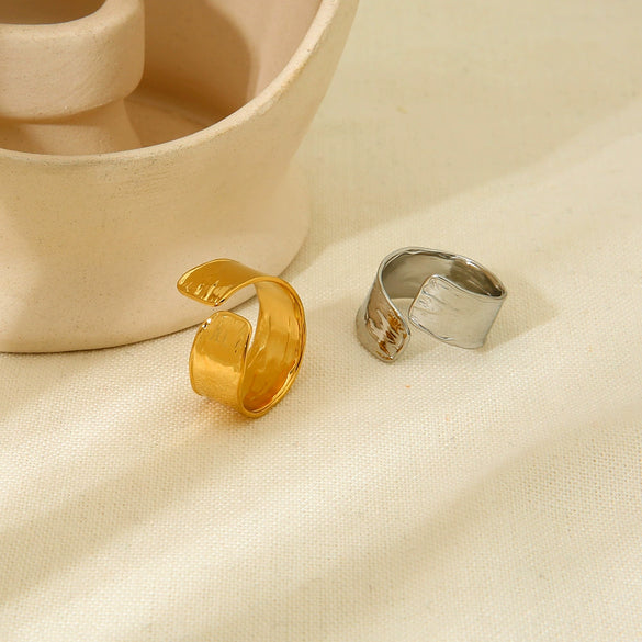 Wholesale Geometric Titanium Steel Polished Open Ring Plated With 18K Gold For Women