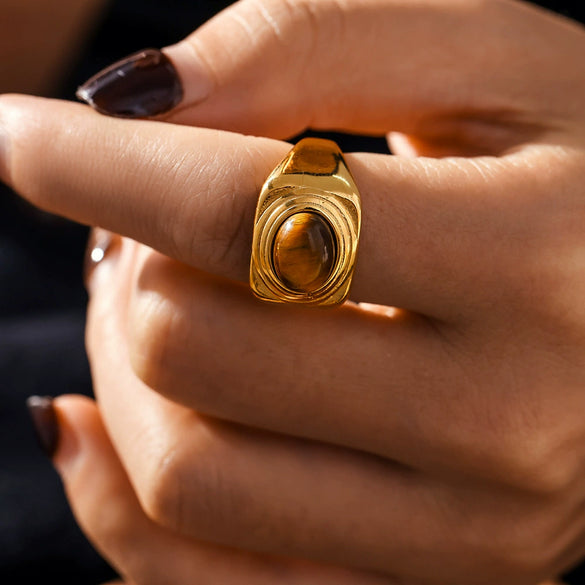 Wholesale Geometric Vintage Textured Edge Oval Tiger Eye Stone Ring Titanium Steel Goldplated