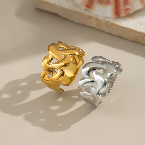 Wholesale Girls Geometric Stylish Simple Cut Out Star Design Stainless Steel Titanium Steel Waterproof Ring With Pvd Vacuum Real Gold Electroplating