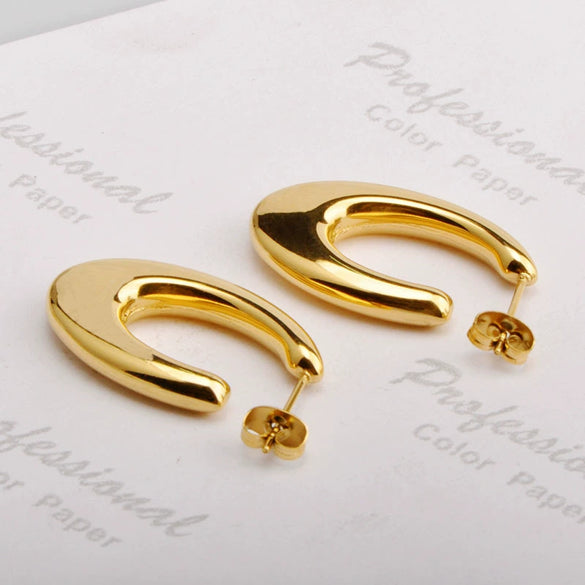 Wholesale Girls Simple Temperament Curved Titanium Steel Earrings With Letters Numbers Text Design And Electroplating