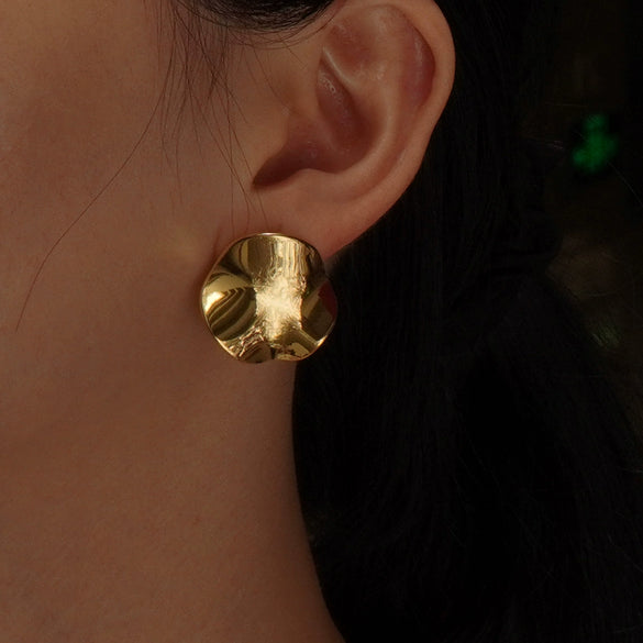 Wholesale Glossy Stainless Steel Hypoallergenic Concave And Convex Asymmetrical Round Earrings For Women With Geometric Pattern And Electroplating Treatment