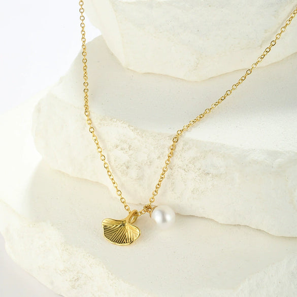 Wholesale Gold Plated Geometric Stainless Steel Pendant Necklace For Girls