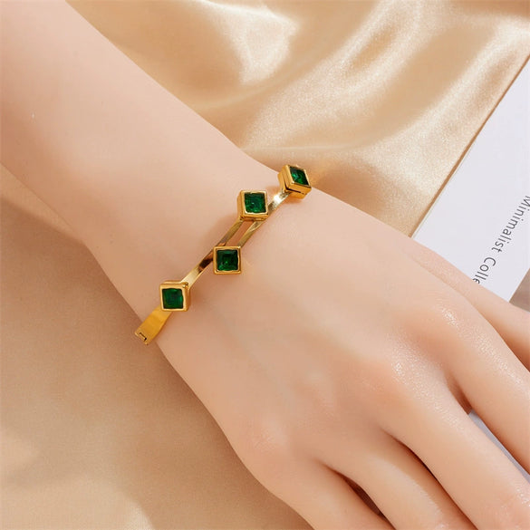 Wholesale Gold Plated Square Bracelet With Inlaid Glass Rhinestones In Titanium Steel