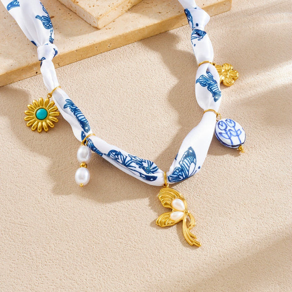 Wholesale Goldplated Stainless Steel Pendant Necklace With Leopard Print Small Floral And Heart Shape For Women