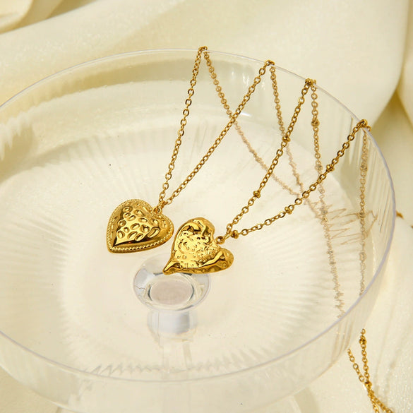 Wholesale Hammered Geometric Heart Pendant Electroplated 18K Gold Stainless Steel And Titanium Steel Necklace Unisex