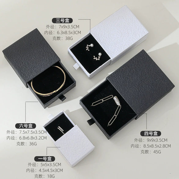 Wholesale Hand Kneaded Black And White Jewelry Packaging Box Made Of Paper And Cardboard For Rings And Necklaces