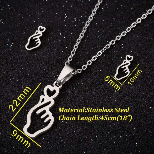 Wholesale Handheld Love Stainless Steel Jewelry Threepiece Set With Heart Pattern And Electroplating Treatment