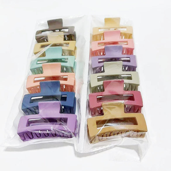 Wholesale Handmade Acrylic Hair Gratching Clip With Letters Numbers Text Style For Women