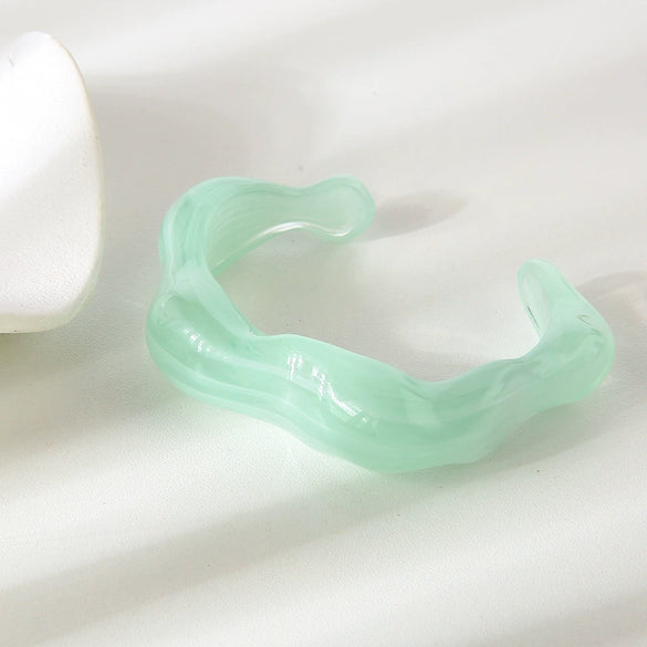 Wholesale Handmade Irregular Flowershaped Transparent Green Resin Bracelet Jewelry For Women