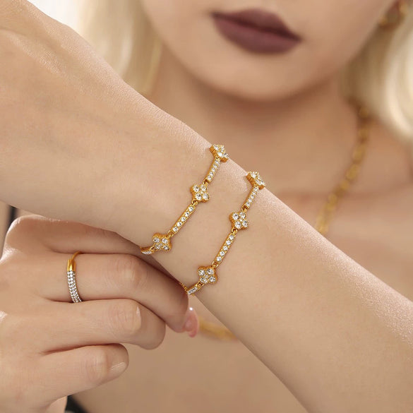 Wholesale Handmade Titanium Steel Gimmel Four Leaf Flower Zircon Bracelet With Pvd Gold Plated Electroplating Jewelry For Women