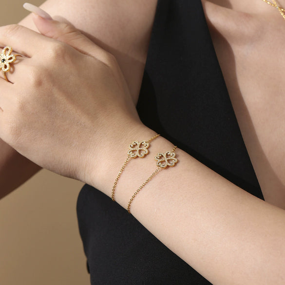 Wholesale Heart Fourleaf Flower Multilayer Stainless Steel Fashionable Elegant Colorpreserving Necklace Bracelet Set With Electroplating