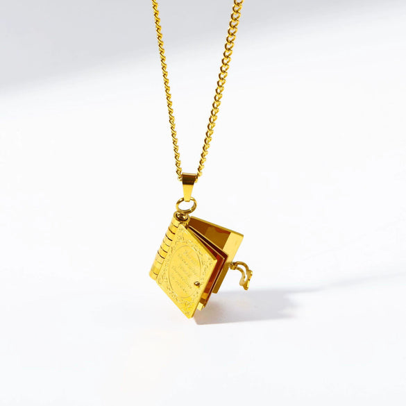 Wholesale Heart Photo Box Pendant Necklace With Opening And Closing Peach Heart Pendant Clavicle Chain Copper Plated Titanium Steel Material Electroplating Treatment