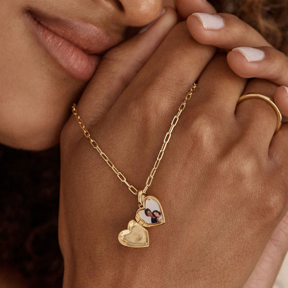 Wholesale Heart Shape Openable Photo Album Necklace With Zircon Copper And Titanium Steel Real Gold Plated O Word Chain