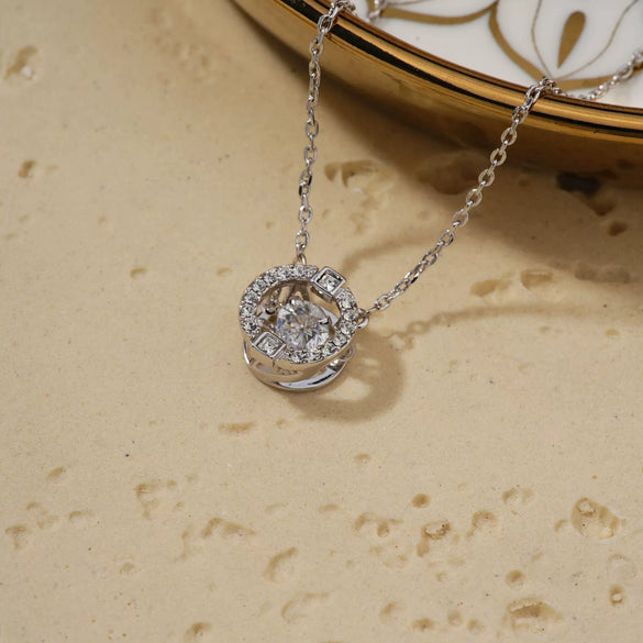 Wholesale Heart Shaped Stainless Steel And Copper Zircon Pendant Necklace With Electroplating In Fashion Geometric Style For Women