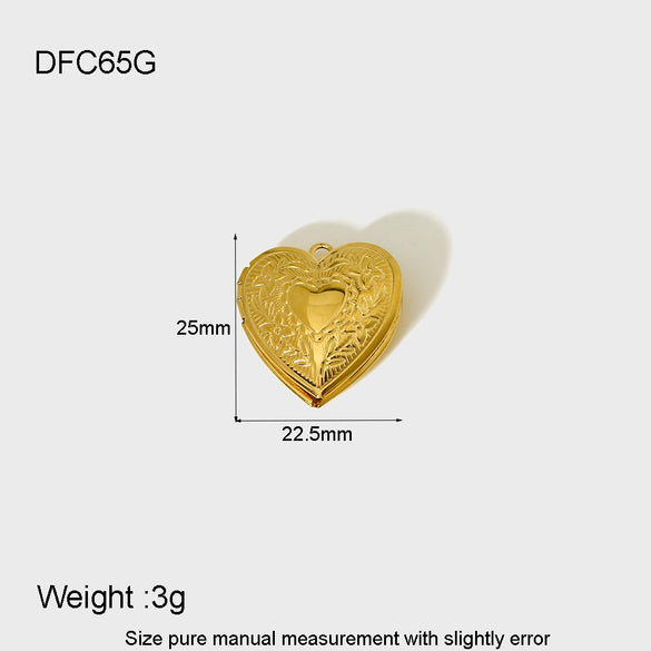 Wholesale Heartshaped Engraved Stainless Steel Electroplated Pendant Necklace With Geometric Return Pattern Jewelry Accessory