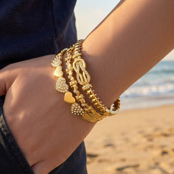 Wholesale Heartshaped Geometric Stainless Steel Electroplated Bee Bracelet With Zircon Inlay Jewelry Accessory