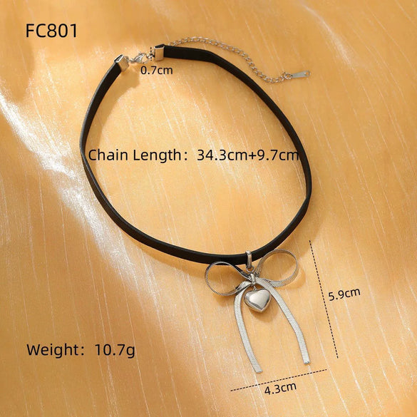 Wholesale Heartshaped Geometric Stainless Steel Fashion Simple Clavicle Necklace For Women With Electroplating