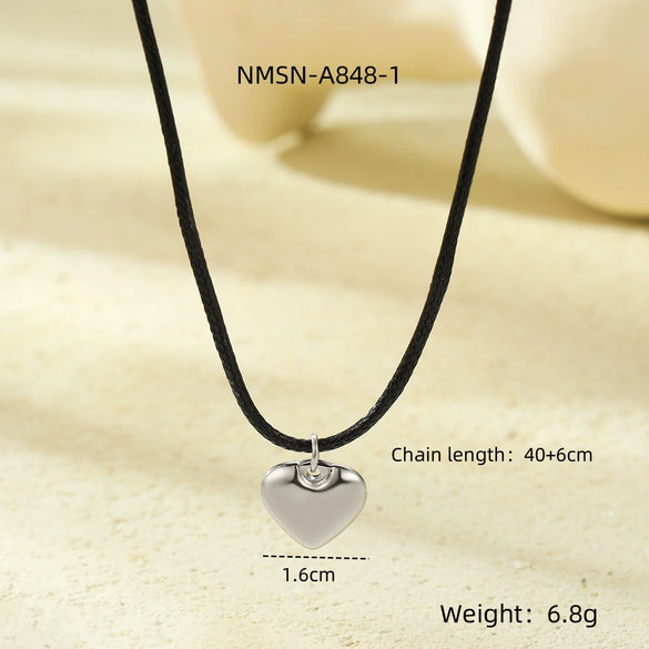 Wholesale Heartshaped Geometric Stainless Steel Fashion Simple Clavicle Necklace For Women With Electroplating