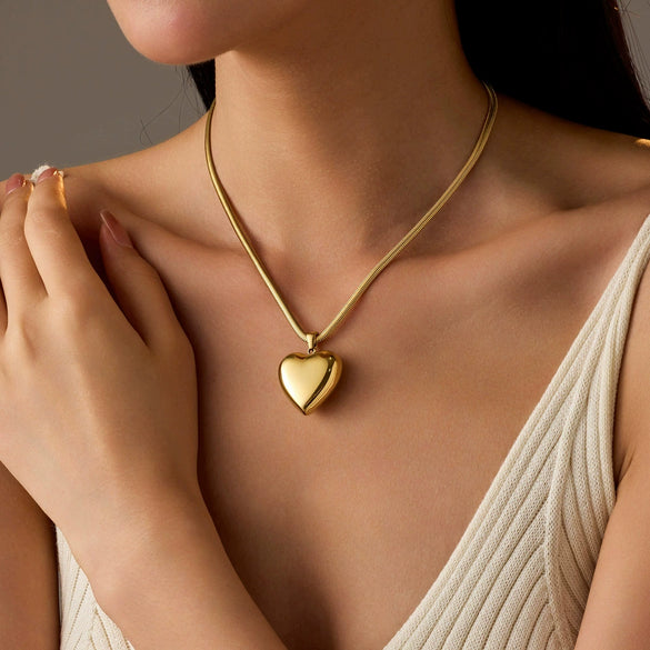 Wholesale Heartshaped Geometric Stainless Steel Fashion Simple Clavicle Necklace For Women With Electroplating