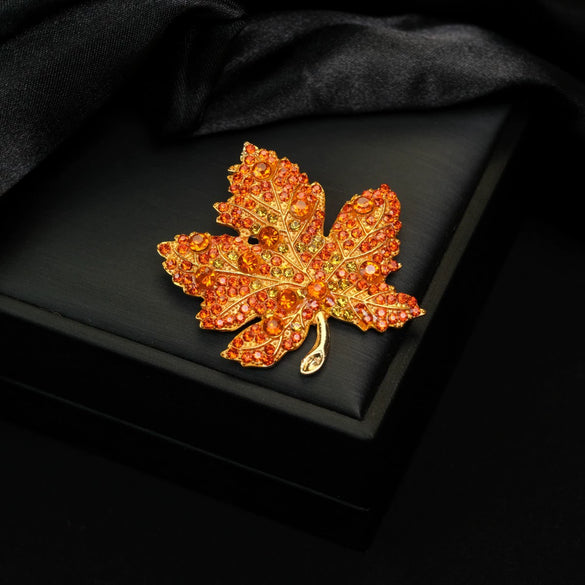 Wholesale Heavy Industry Style Zinc Alloy Maple Leaf Brooch Electroplated Unisex Accessories