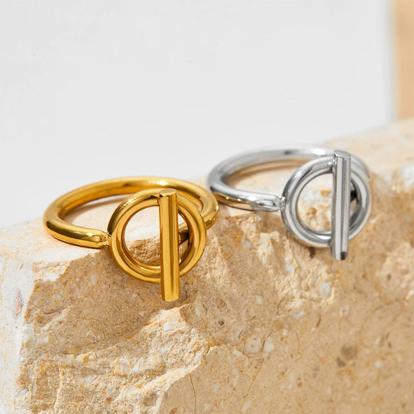 Wholesale High End Simple Fashion Geometric T Shaped Ring In Stainless Steel With Real Gold Electroplating For Women