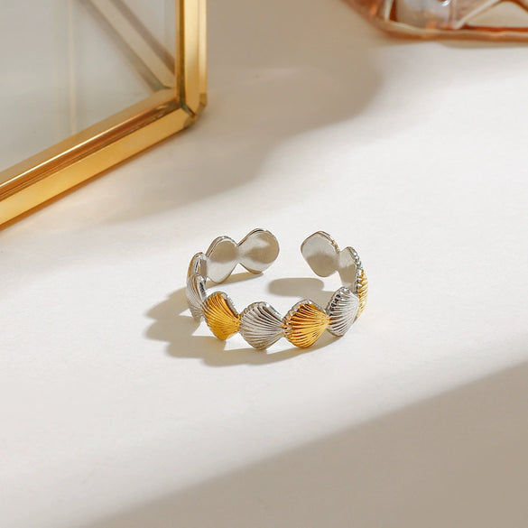 Wholesale High Fashion Quiet Design Stainless Steel Ring With Geometric Pattern And Electroplating Process For Women