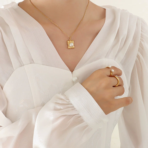 Wholesale Highend Accessories Imitation Pearl Square Pendant Necklace For Women Titanium Steel Geometric Electroplating Style