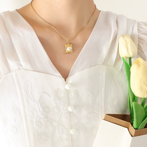 Wholesale Highend Accessories Imitation Pearl Square Pendant Necklace For Women Titanium Steel Geometric Electroplating Style
