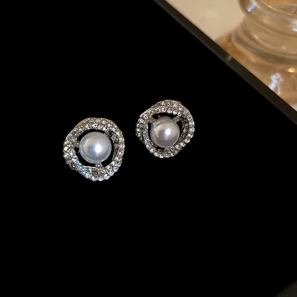 Wholesale Highend Feel Geometric Pearl Zircon Earrings With Electroplating